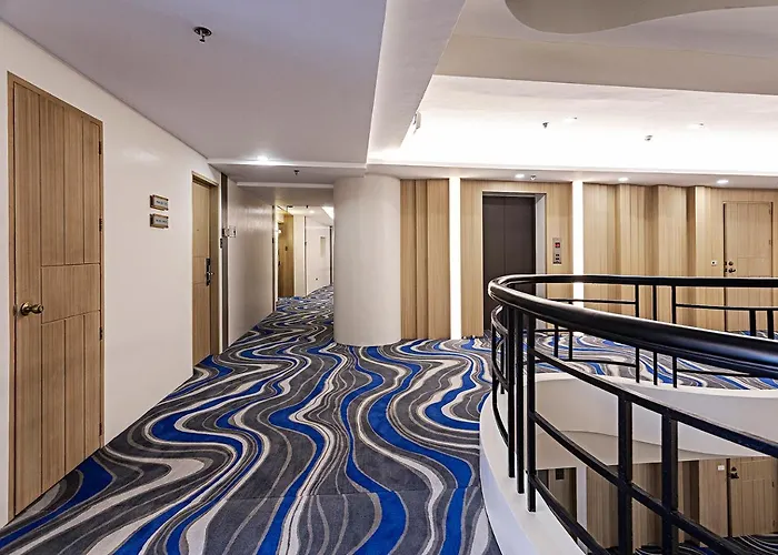 Отель Sarrosa International And Residential Себу