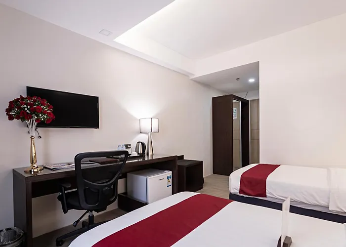 Sarrosa International And Residential Hotel
