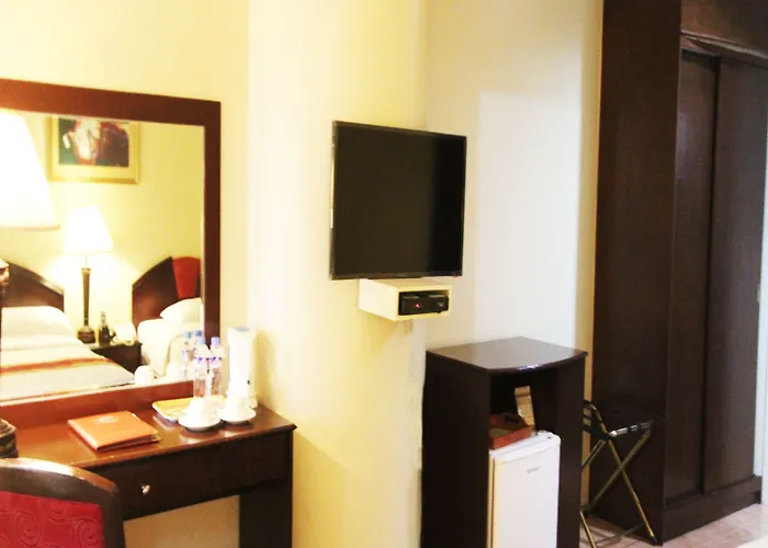Hotel Sarrosa International And Residential