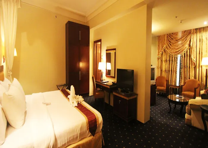 Hotel Sarrosa International And Residential