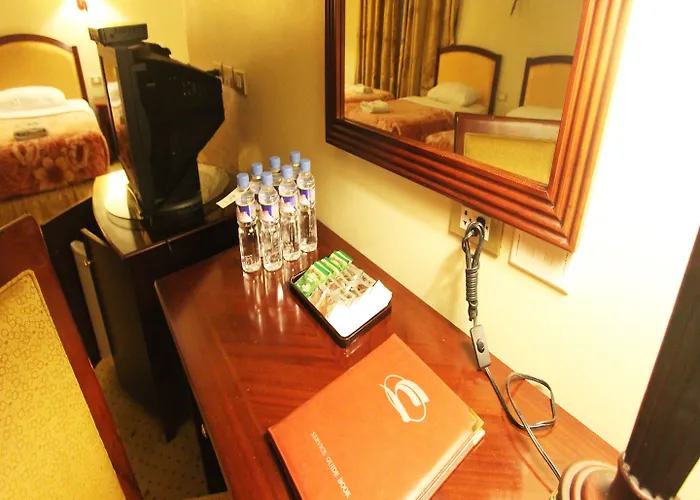 Sarrosa International And Residential Отель Себу