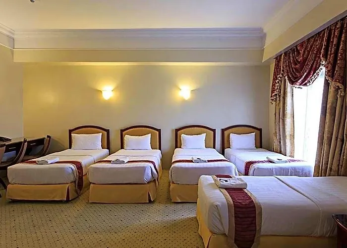 Sarrosa International And Residential Отель 3*