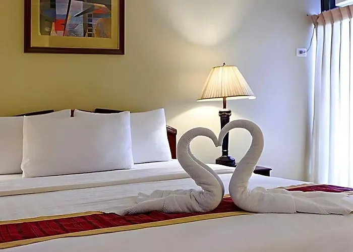 Отель Sarrosa International And Residential Себу